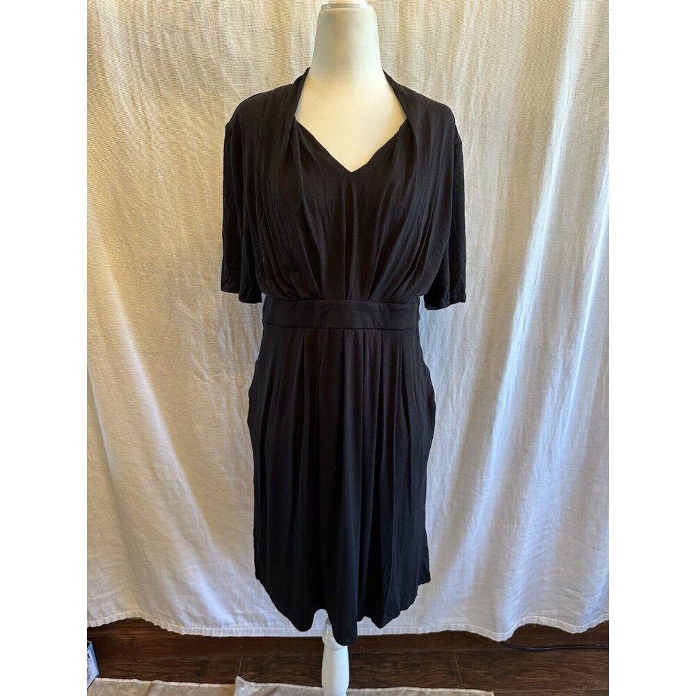NEW Chicos Pleated Dress Womens Sz 1 Black Short Sleeve Stretch Taper Pockets